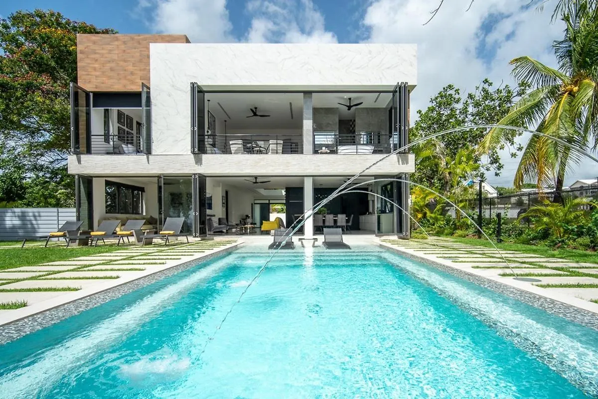 Vila Onyx By Blue Sky Luxury Saint James