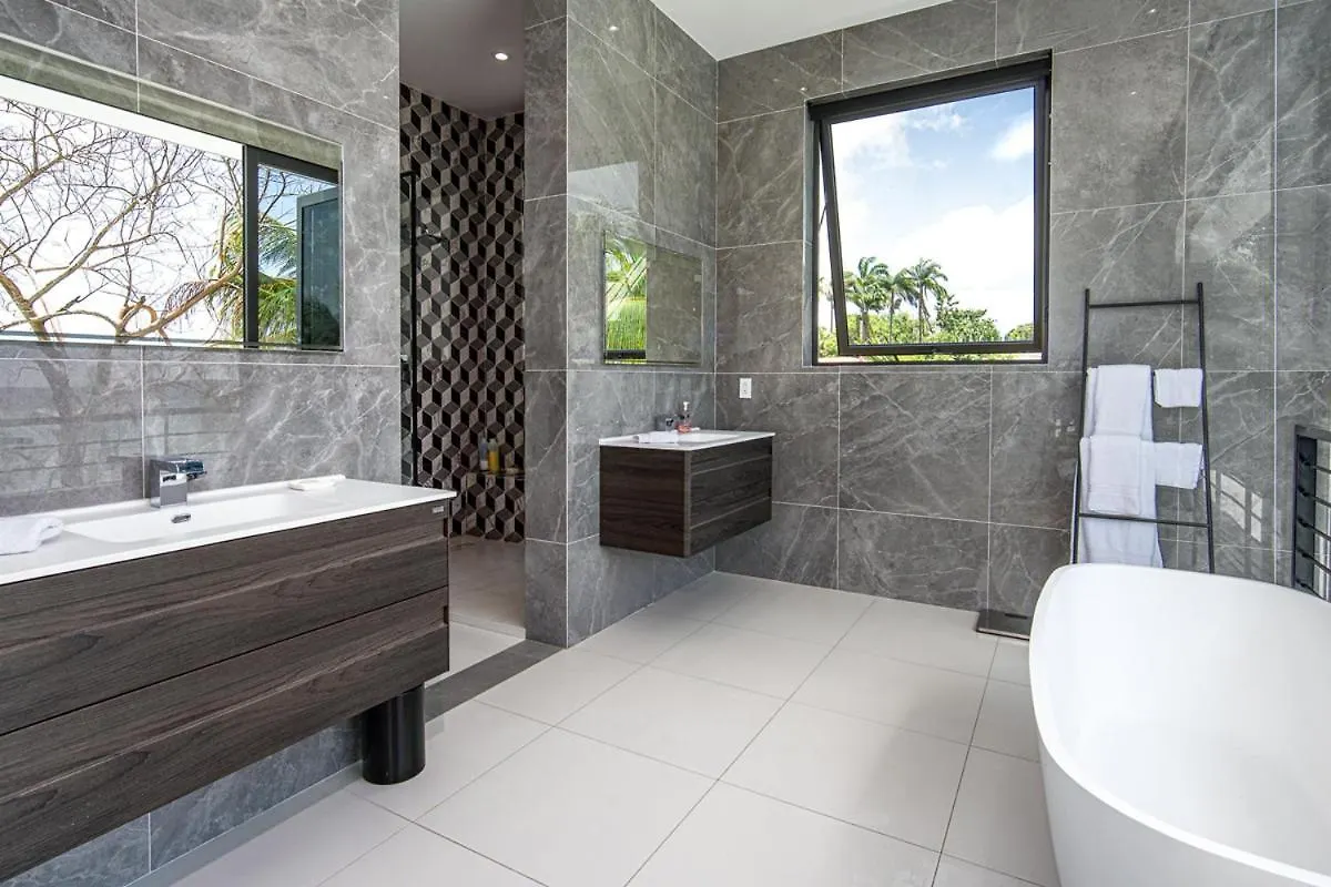 Villa Onyx By Blue Sky Luxury Saint James